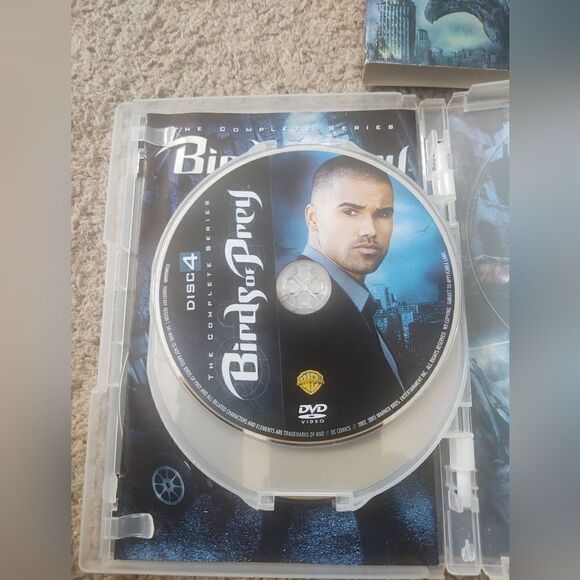 DC Birds of Prey: The Complete Series (DVD, 2008) PRE-OWNED - Picture 4 of 5